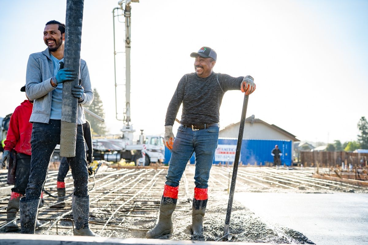Alan Drive — crew and machinery in action